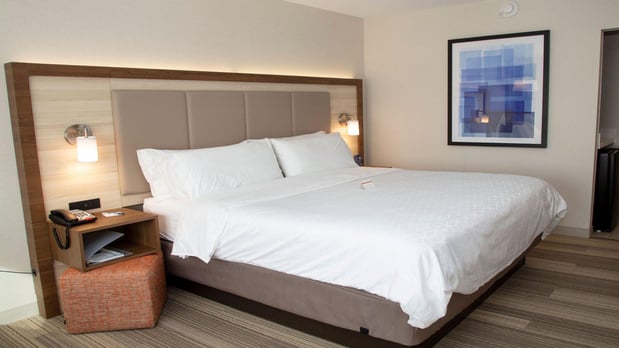 Images Holiday Inn Express & Suites Marion by IHG