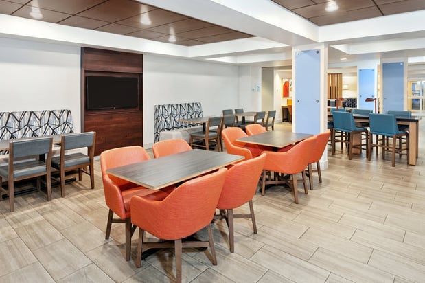 Images Holiday Inn Express & Suites Urbana-Champaign (U of I Area) by IHG