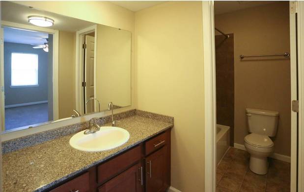 Images Ash Street Place Apartments