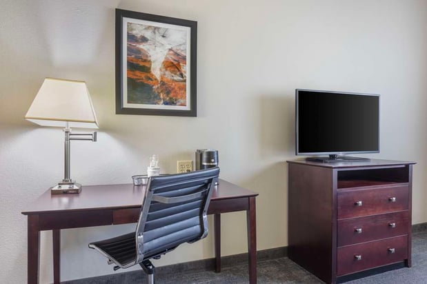 Images Best Western Plus Mansfield Inn & Suites