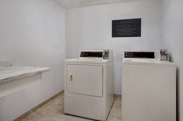 Images Spark by Hilton Rochester University Area