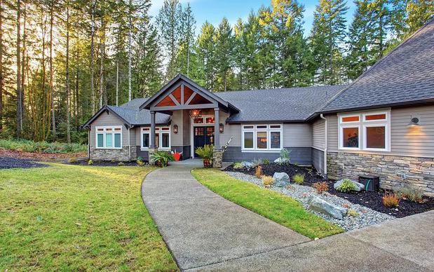 Images Adams Albert and Curry Agency, Inc.