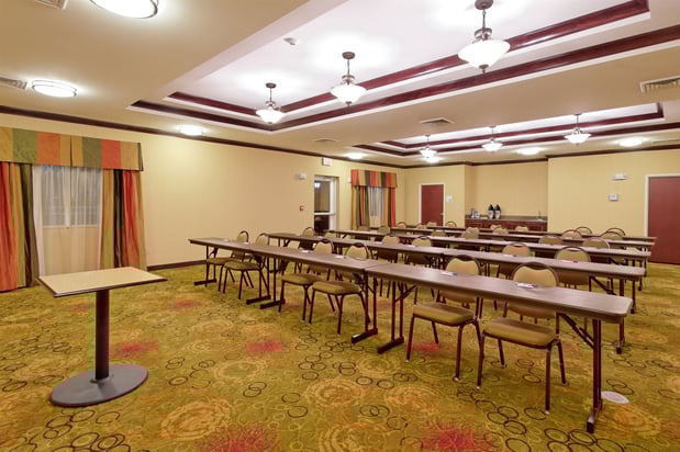 Images Holiday Inn Express & Suites Florence Northeast by IHG