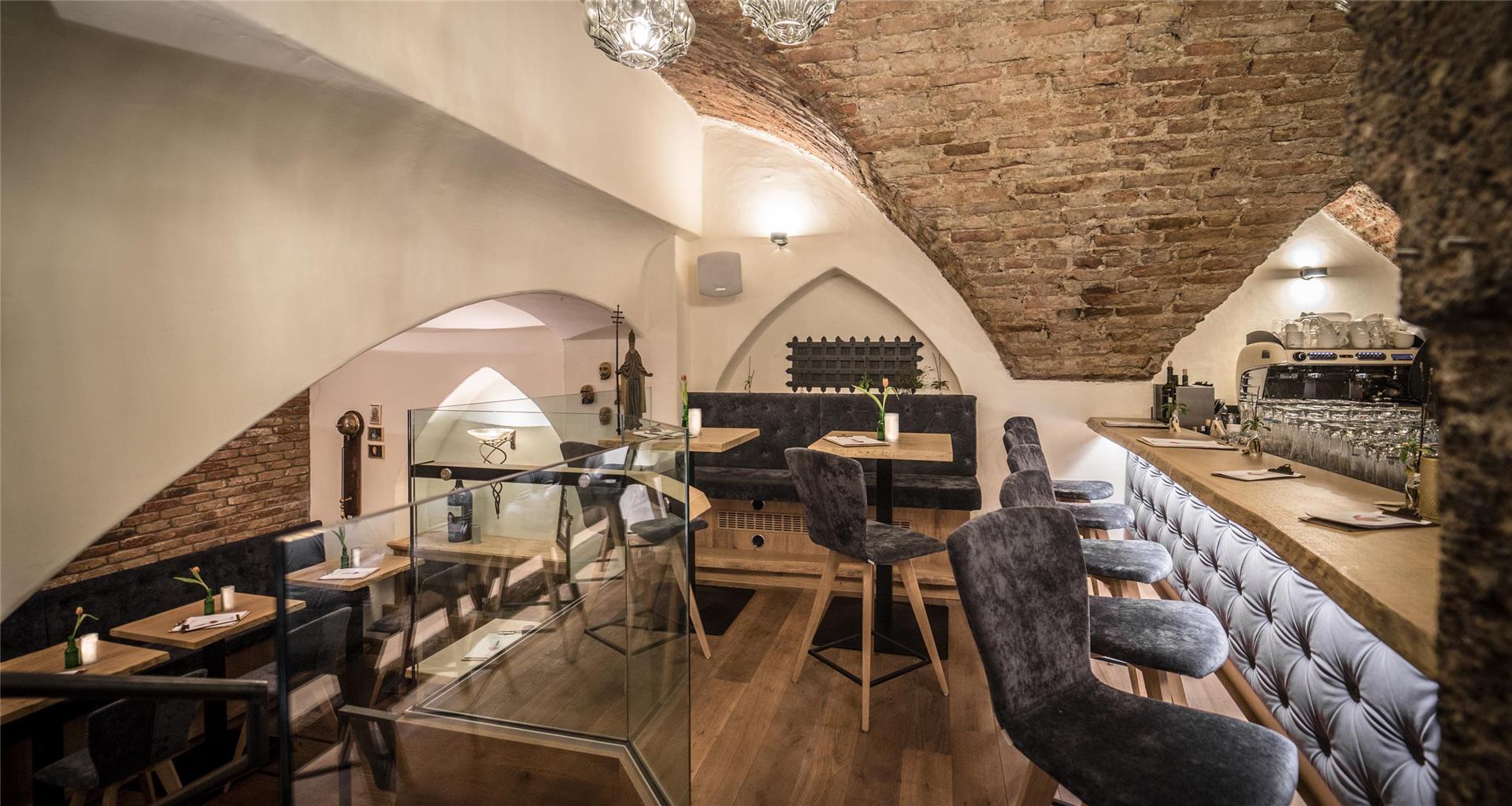 Hotel Goldener Adler, BW Signature Collection, Herzog - Friedrich Str 6 in Innsbruck