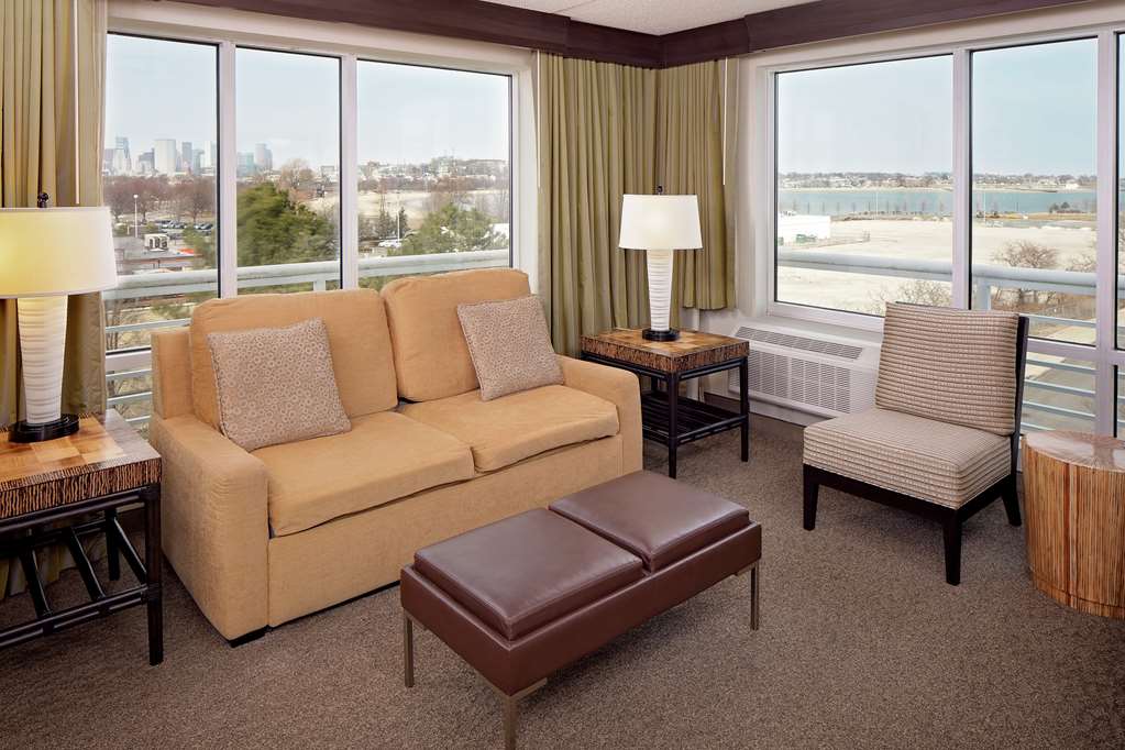 DoubleTree by Hilton Boston Bayside