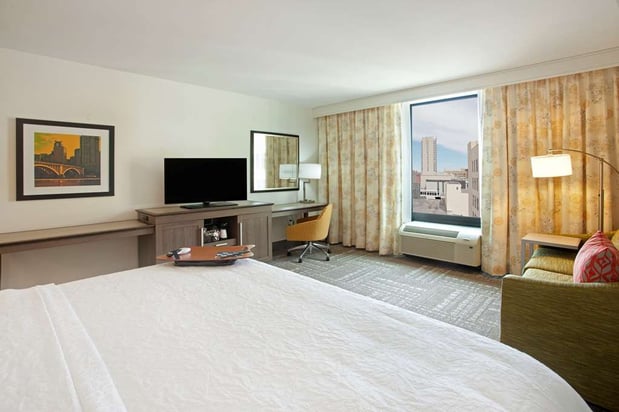 Images Hampton Inn & Suites Minneapolis/Downtown