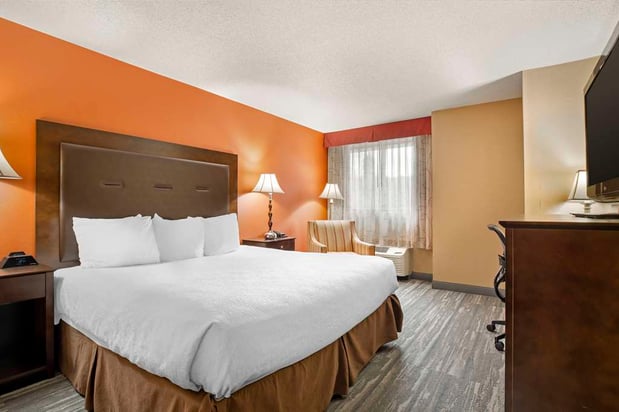 Images Best Western Plus The Inn at Sharon/Foxboro