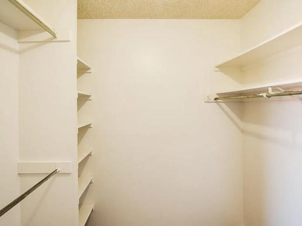 Images Meadow Lark Apartments