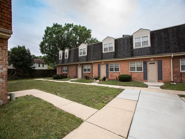 Images Somerset Woods Townhomes