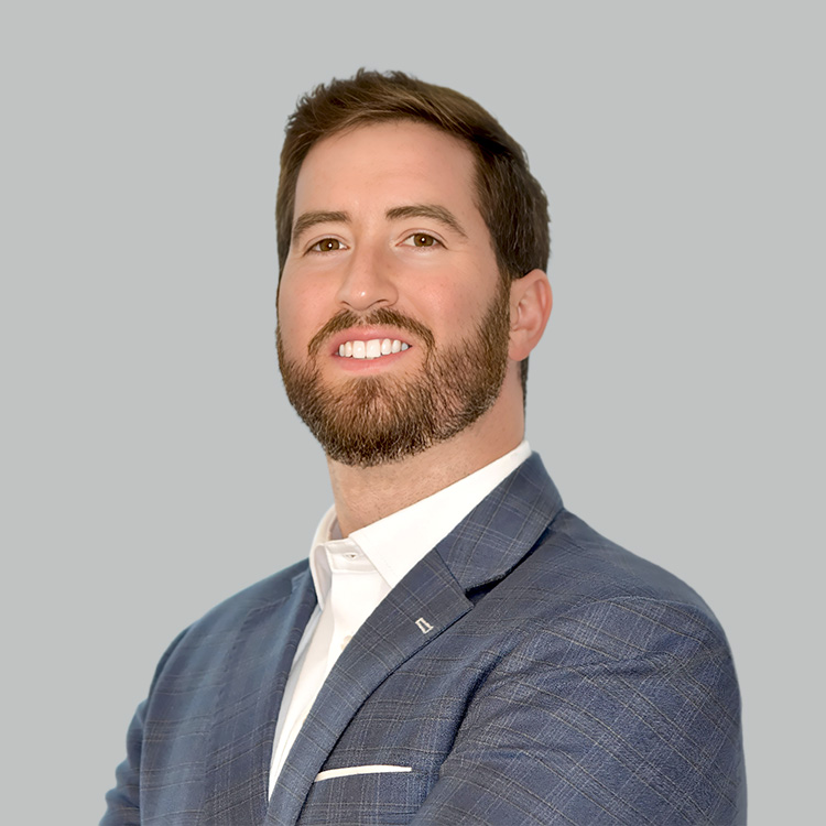 Headshot of Ryan P. Schwedfeger, a wealth advisor at Chase