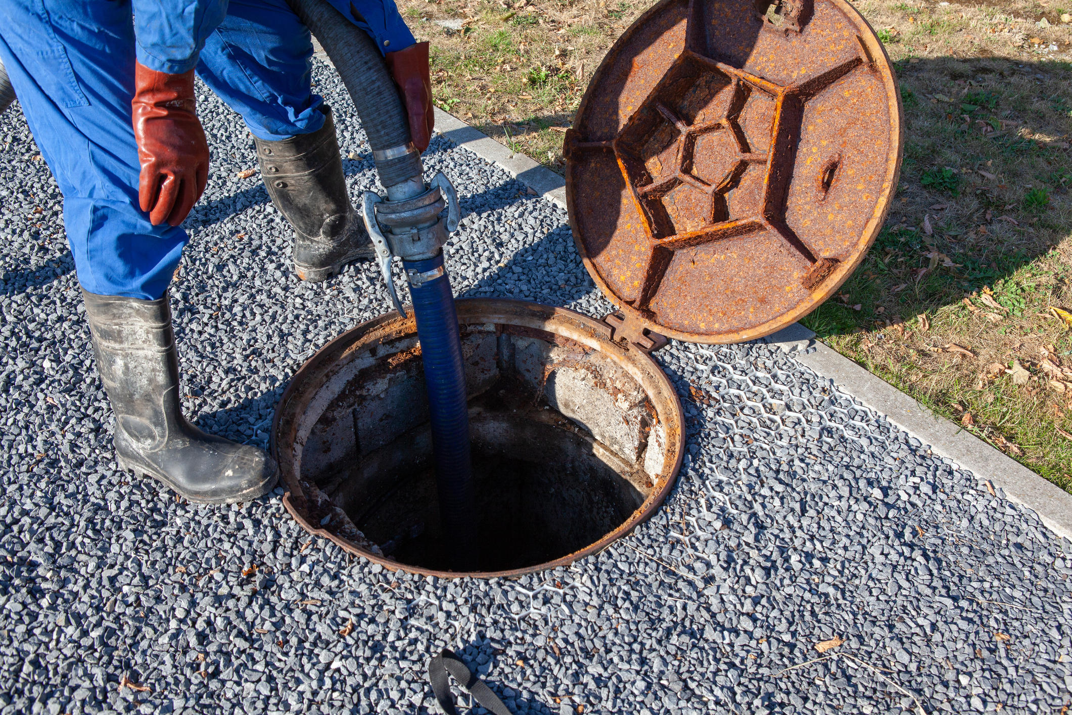 If you need sewer and drain cleaning services you can trust Magnum Vac Service. Our experienced staff will make sure that the job is done right! Give us a call today!