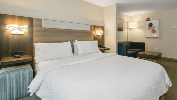 Images Holiday Inn Express & Suites Hampton South-Seabrook by IHG