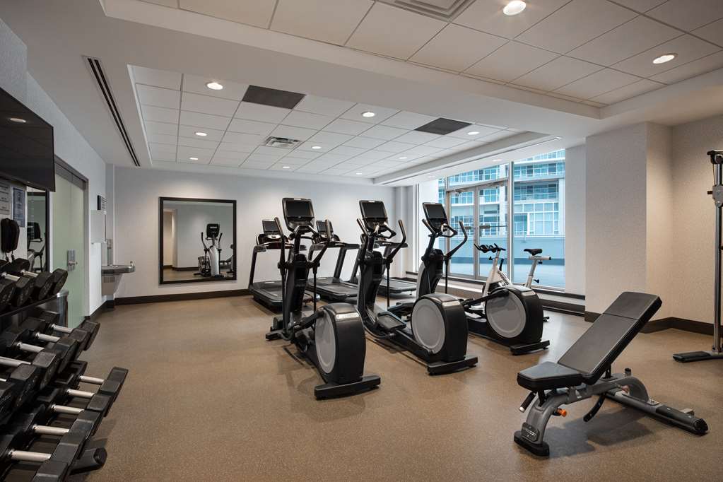 Hilton Vancouver Metrotown à Burnaby: Health club  fitness center  gym