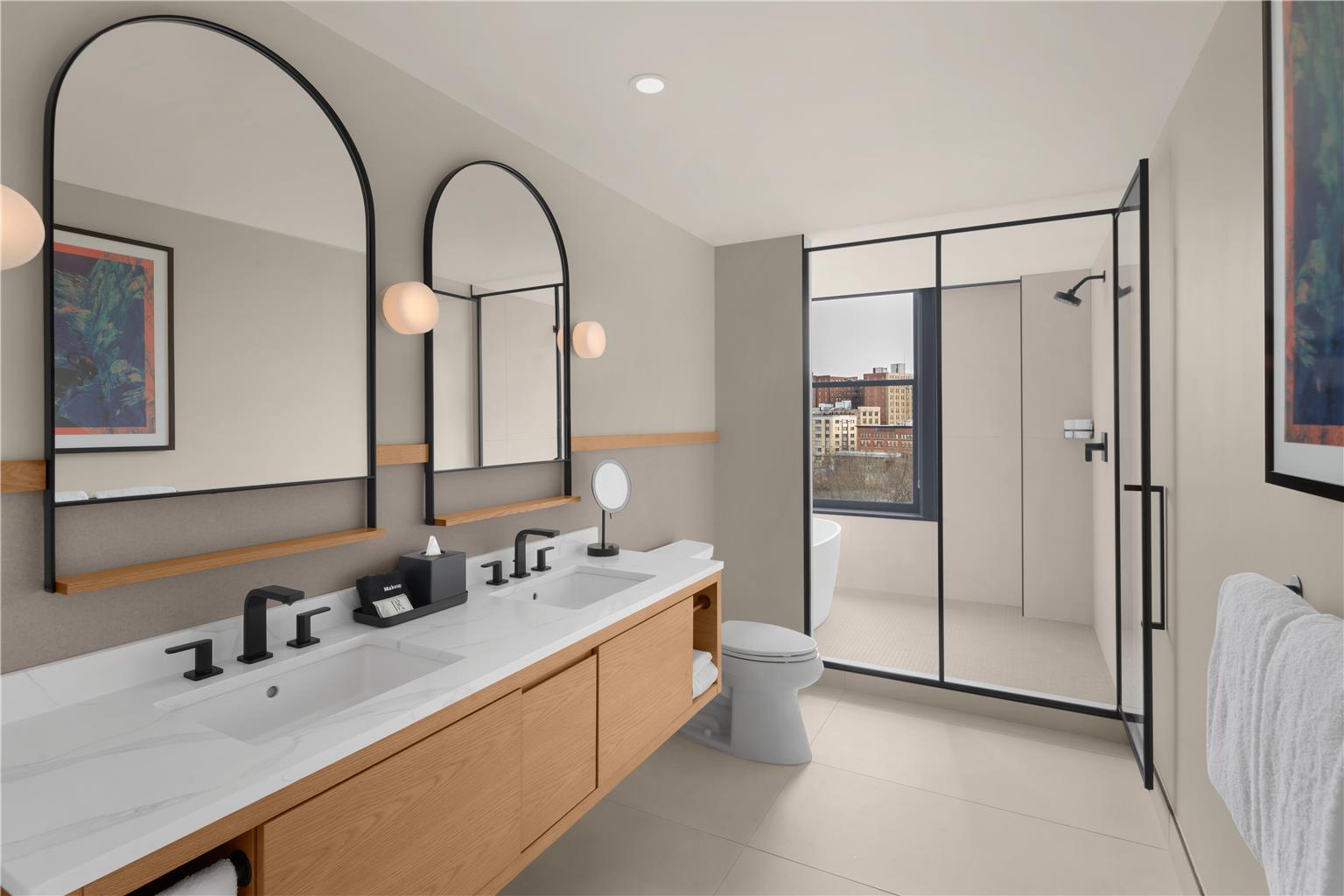Guest room bath