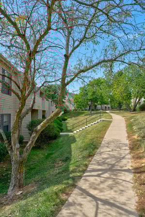 Images Forest Woods Apartments