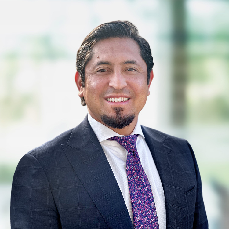 Headshot of Ivan E. Garcia, a wealth advisor at Chase