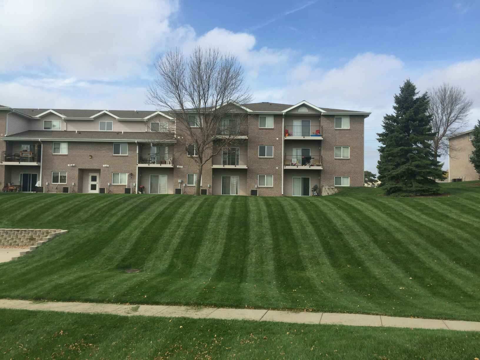 Apogee Lawns 7 