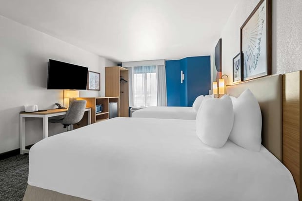 Images Spark by Hilton Oxford