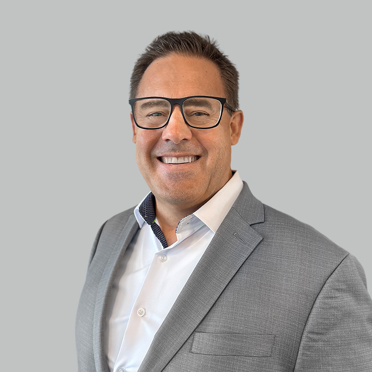 Headshot of Ryan G. Bible, a wealth advisor at Chase