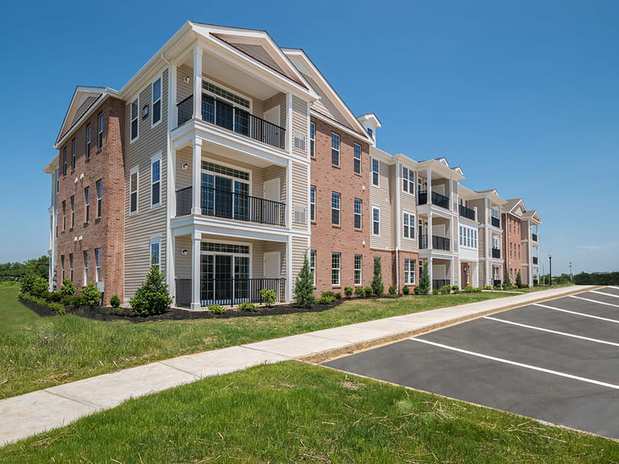 Images Barclay Glen Apartments