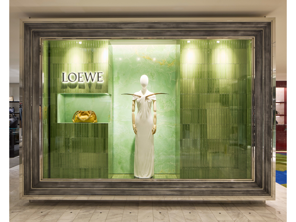 Images ロエベ 伊勢丹新宿店3F