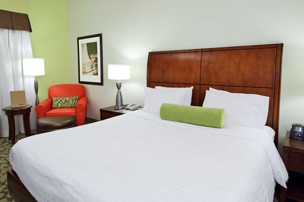 Images Hilton Garden Inn Calabasas