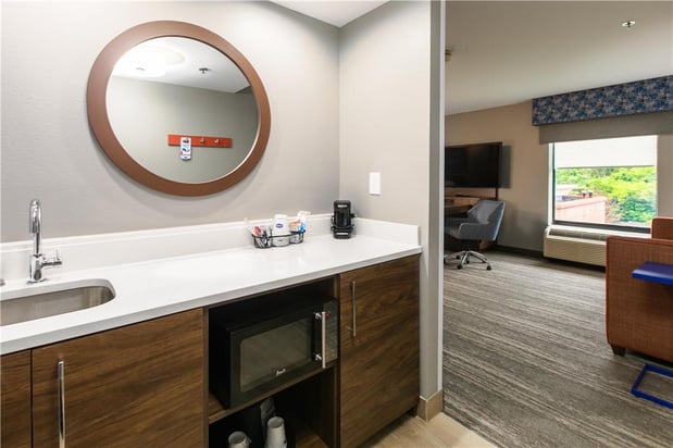 Images Hampton Inn & Suites Wilder