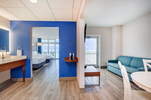 Images Holiday Inn Express & Suites Panama City Beach - Beachfront by IHG