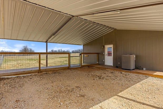 Images Moore Home & Ranch Realty