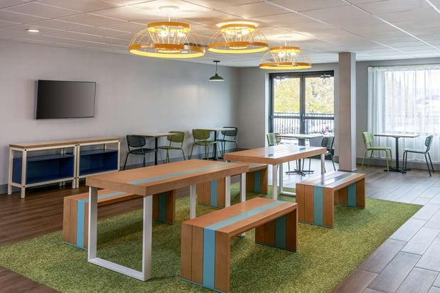 Images Spark by Hilton Denver International Airport