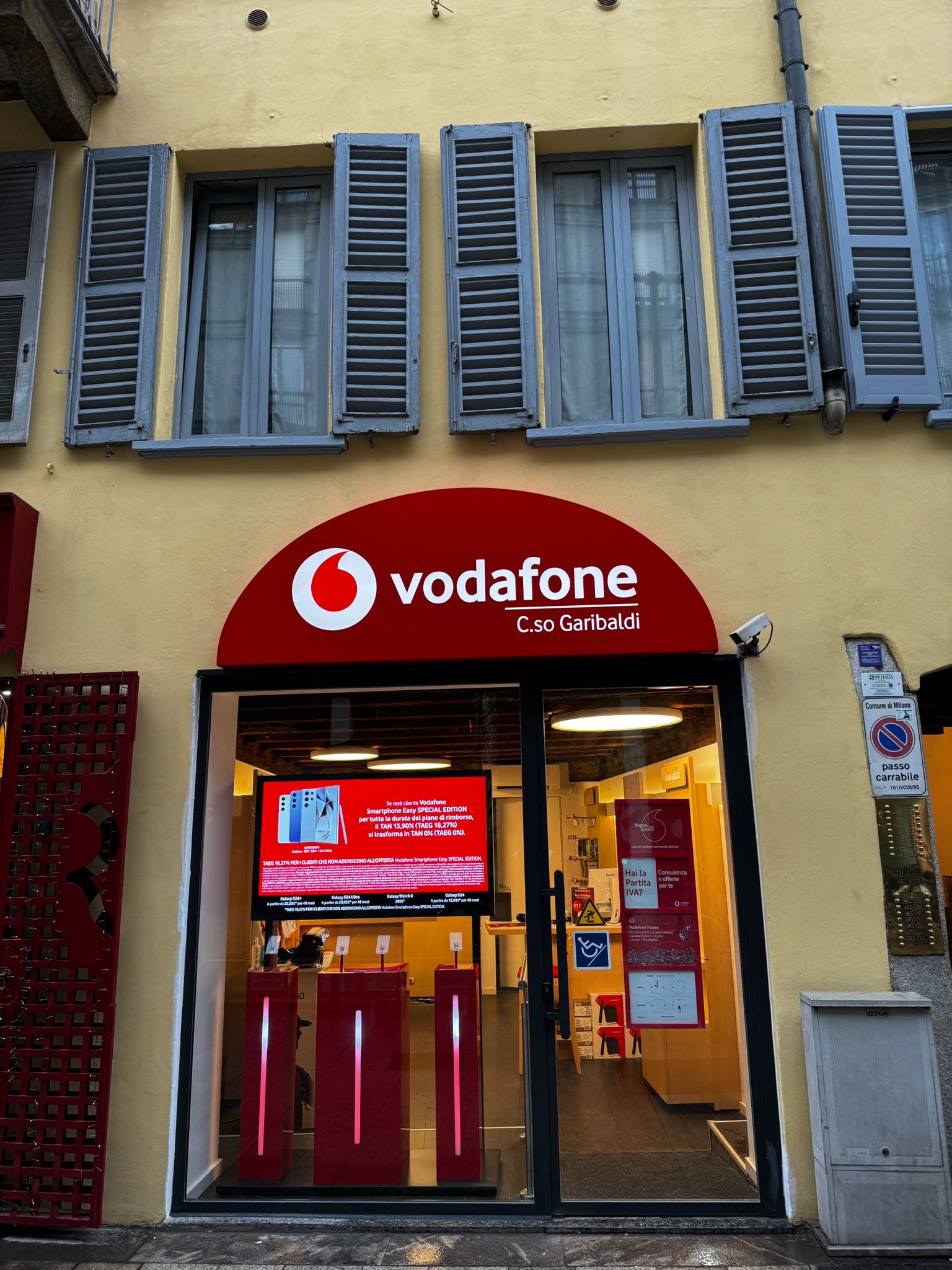 Vodafone Store Corso Garibaldi Milano Corso Garibaldi 38 20121