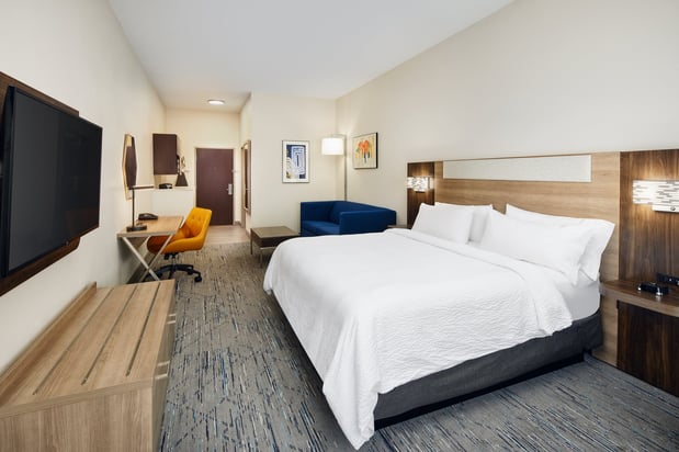 Images Holiday Inn Express & Suites Wheeling by IHG