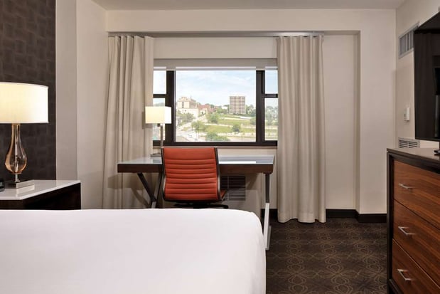 Images DoubleTree by Hilton Hotel & Suites Pittsburgh Downtown