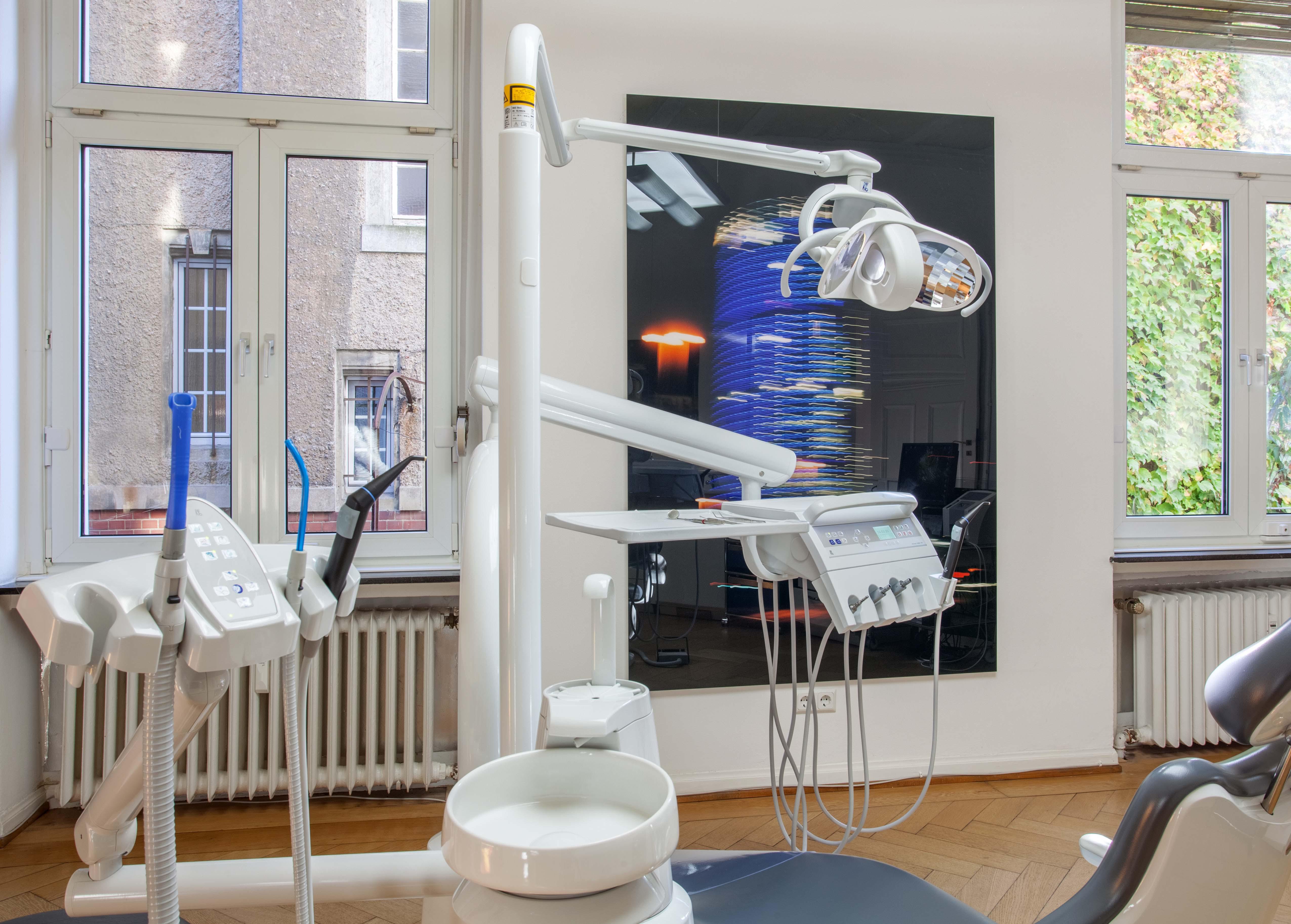 Zahnärztin Sylvia Grandinetti, Hausdorffstraße.  7 in Bonn