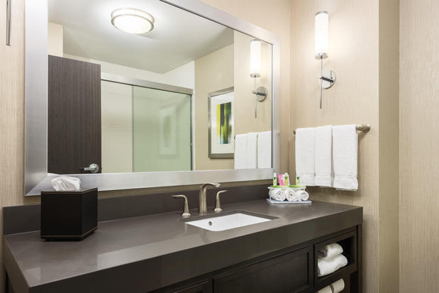 Images Holiday Inn Express & Suites Norman by IHG