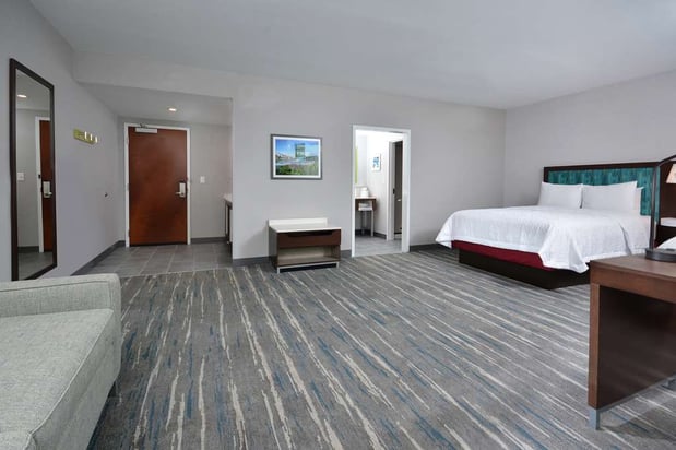 Images Hampton Inn & Suites by Hilton Charlotte North I 485