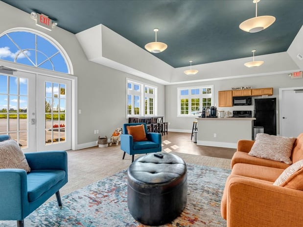 Images River Club Apartments