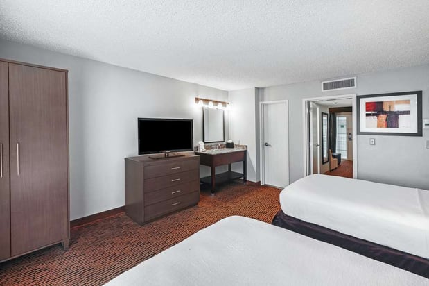 Images Embassy Suites by Hilton Dallas Market Center