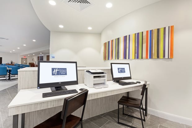 Images Holiday Inn Express & Suites Panama City Beach - Beachfront by IHG