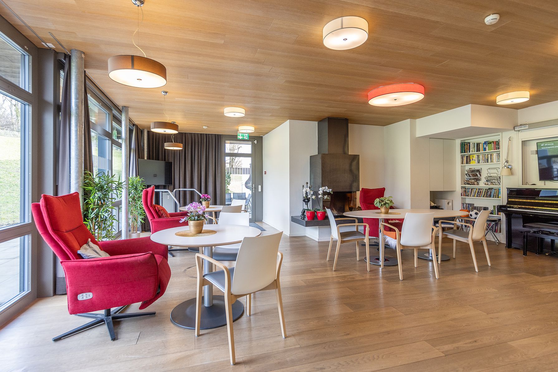 Bilder Johann Heinrich Ernst-Stiftung