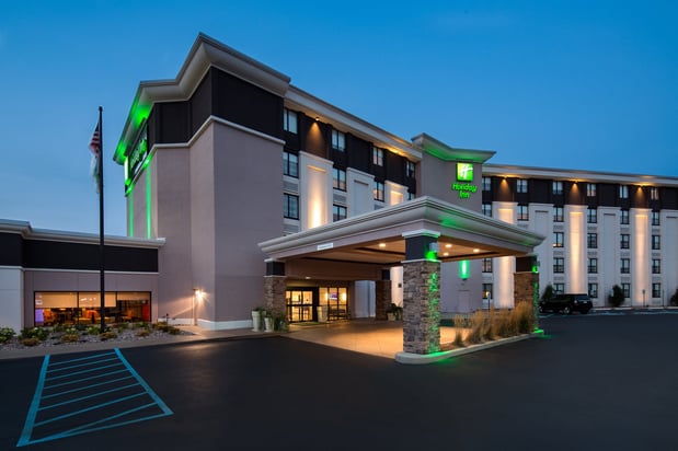 Images Holiday Inn Milwaukee Riverfront by IHG
