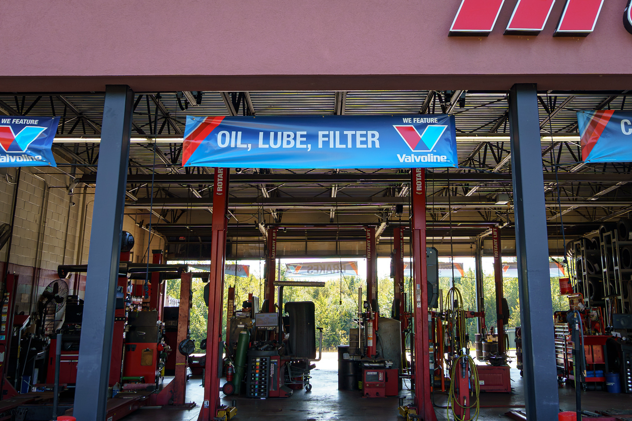 Tire Discounters on 4414 Brandt Pike in Dayton