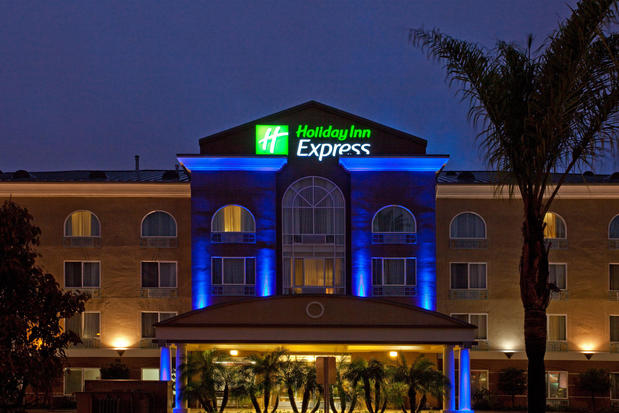 Images Holiday Inn Express & Suites San Diego-Sorrento Valley, an IHG Hotel