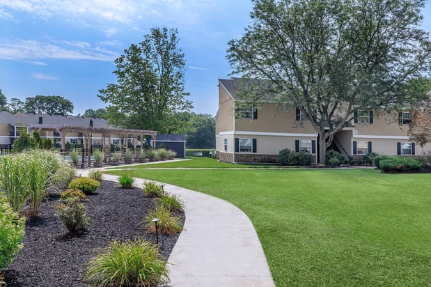 Images Twin Lakes Clifton Park Apartments