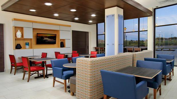Images Holiday Inn Express & Suites Dallas-Frisco NW Toyota Stdm, an IHG Hotel