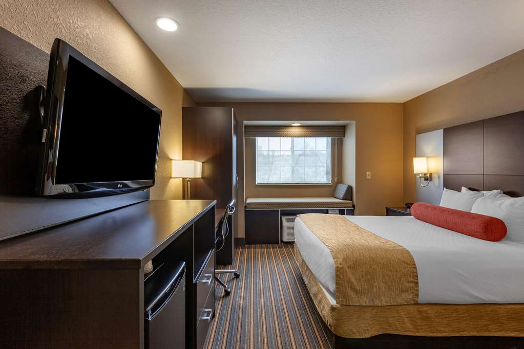 Images Best Western Plus Woodstock Inn & Suites