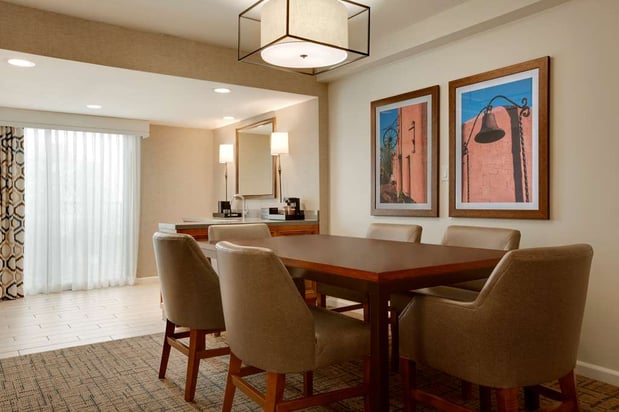Images Embassy Suites by Hilton Scottsdale Resort
