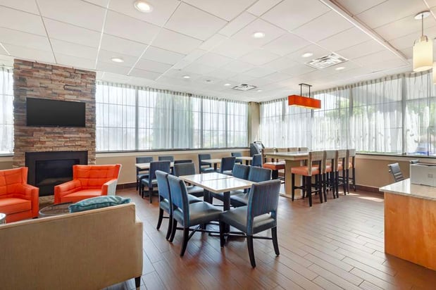 Images Best Western Hartford Hotel & Suites