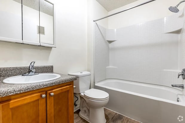 Images Pineview Apartments