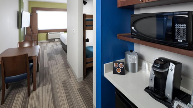 Images Holiday Inn Express & Suites Orlando at Seaworld by IHG